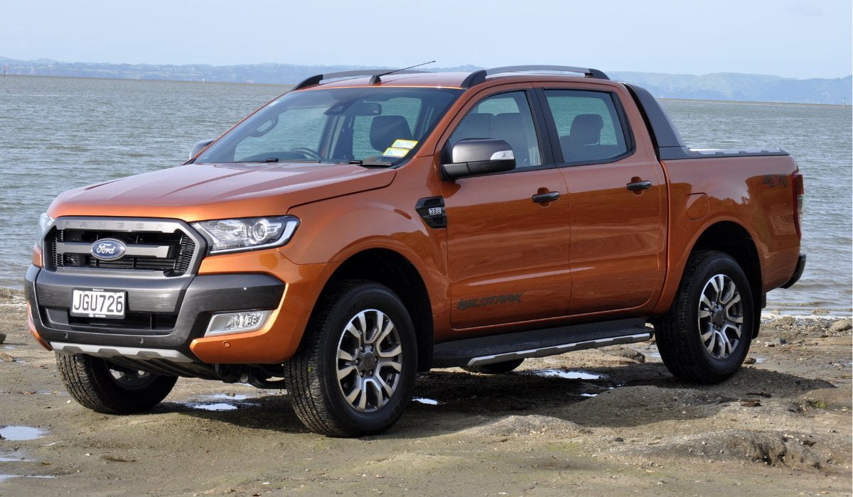 Tổng thể ngoại thất Ford ranger 2017 