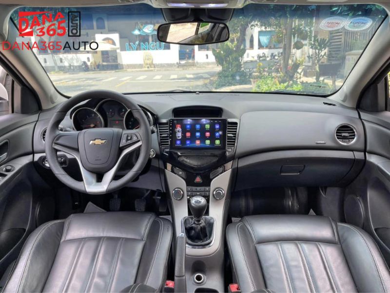 Khoang nội thất Chevrolet Cruze 2018 cũ