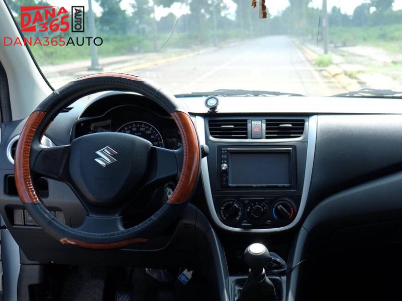 Khoang lái xe Suzuki Celerio 2018