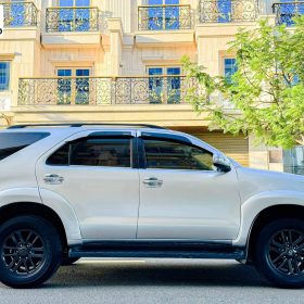 Toyota Fortuner 2.7V 4x2AT 2013