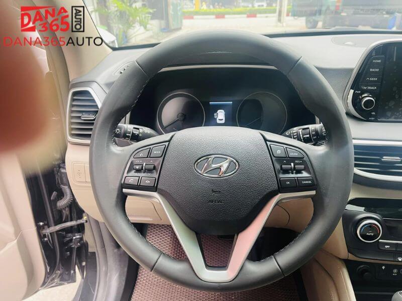 Vô lăng Hyundai Tucson 2019 cũ bọc da cao cấp