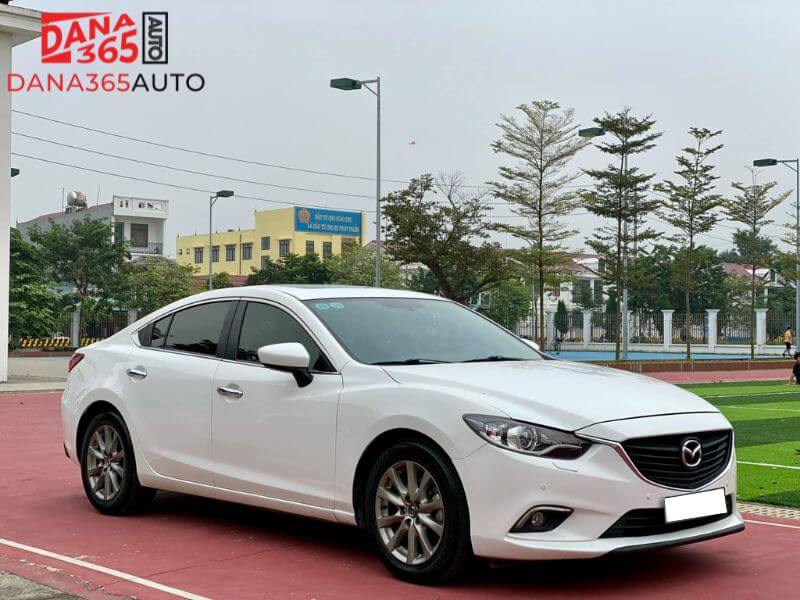 Thiết kế ngoại thất Mazda 6 2015-2016 vô cùng hiện đại, trẻ trung