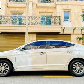 Hyundai Elantra 1.6 MT 2019