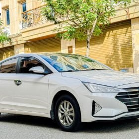 Hyundai Elantra 1.6 MT 2019