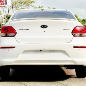 Đuôi xe Kia Soluto 1.4MT Deluxe 2020