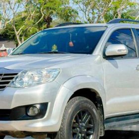 Xe Toyota Fortuner 2.7V 4x2AT 2014