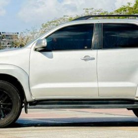 Ngoại hình Toyota Fortuner 2.7V 4x2AT 2014